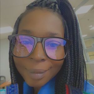 Meet your Posher, Shelly